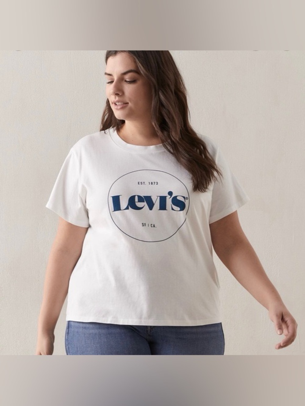 Levi’s cropped white graphic tshirt